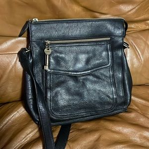 Vintage Fossil black leather crossbody 75082